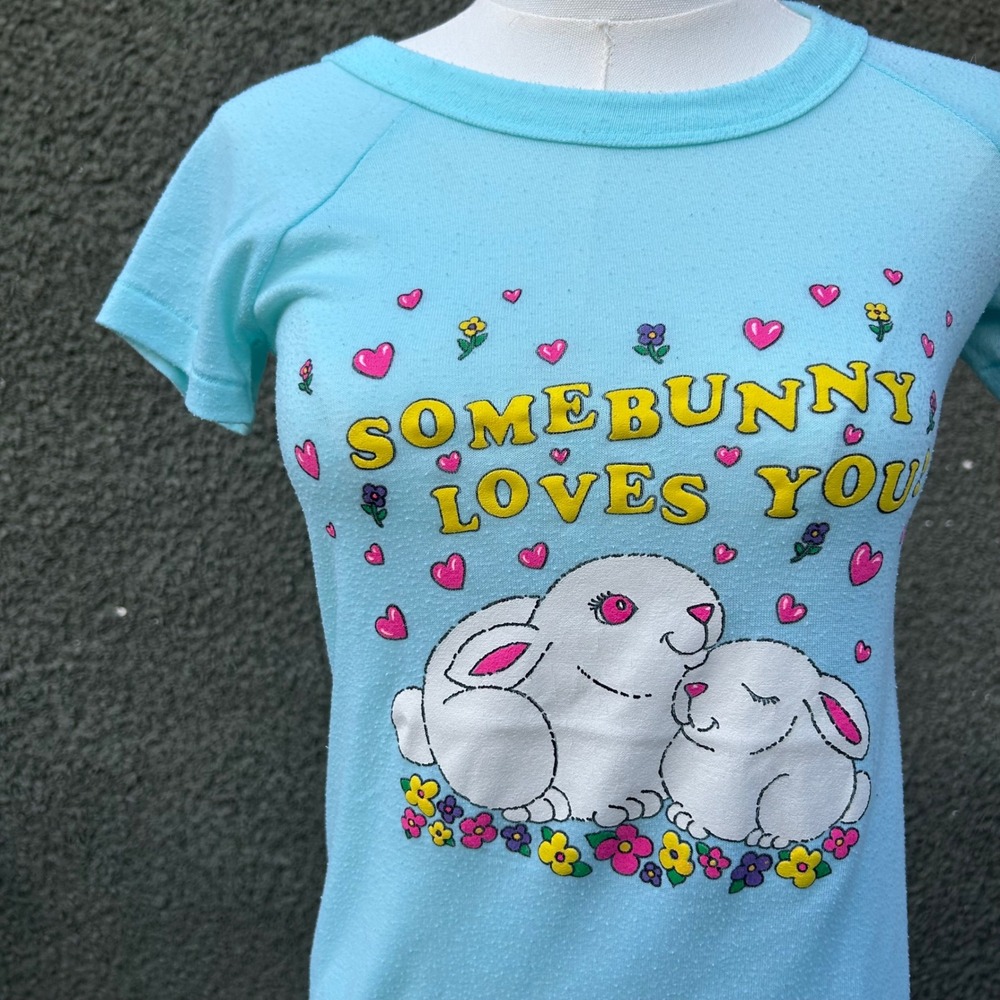 Vintage 70s Somebunny Loves You T Shirt Women Blue Bunny Graphic Raglan - Picture 7 of 7